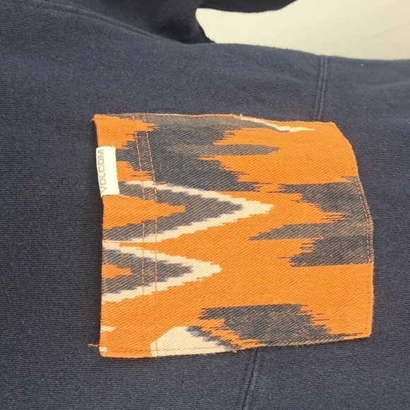 Volcom Mallace Aztec front pocket Med navy blue casual pullover sweatshirt - Picture 3 of 5